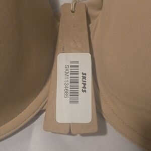 Skims Fits Everybody T-Shirt Bra **Brand New**